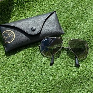 Ray-Ban Aviator Sunglasses - Small with case